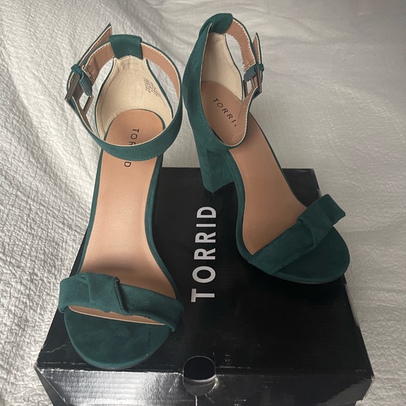 Torrid Emerald faux suede heel - Picture 4 of 7